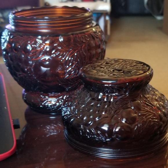 Vintage pressed glass fruit designed dark amber - Picture 2 of 2